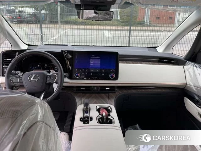 Lexus LM id 4262451 из Китая 8