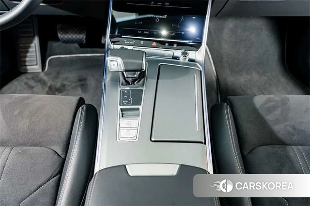 Audi A7L id 3857657 из Китая 8