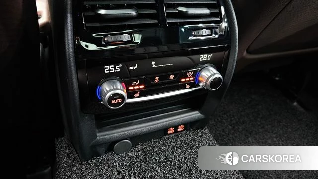 BMW 5 Series (G30) id 3841771 из Кореи 8