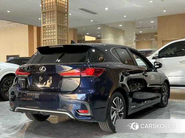 Lexus CT id 4213447 из Китая 8