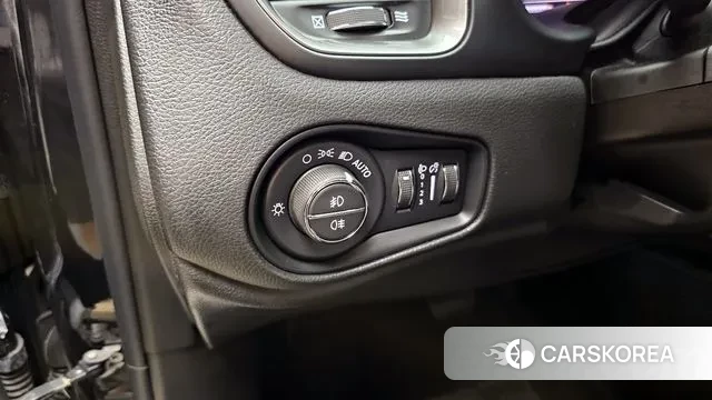 Jeep Renegade id 2985463 из Кореи 8