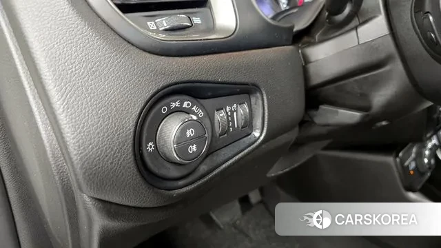 Jeep Renegade id 3367085 из Кореи 8