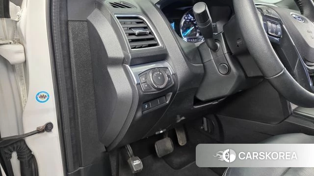 Ford Explorer id 4294934 из Кореи 8