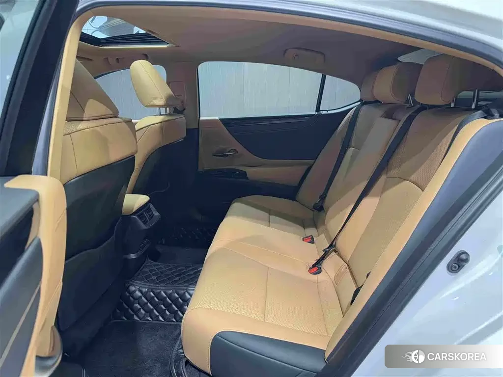 Lexus ES id 4577528 из Китая 8