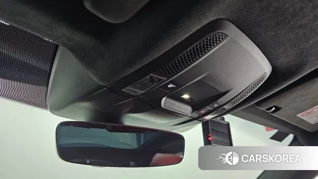 Porsche Taycan id 3508598 из Кореи 8