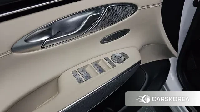 Genesis GV70 id 3054174 из Кореи 8