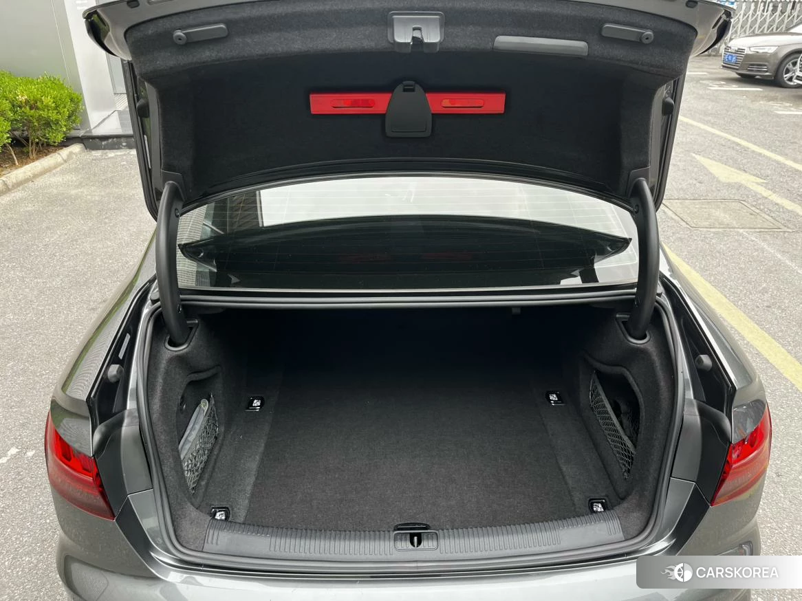 Audi A4L id 4485308 из Китая 8
