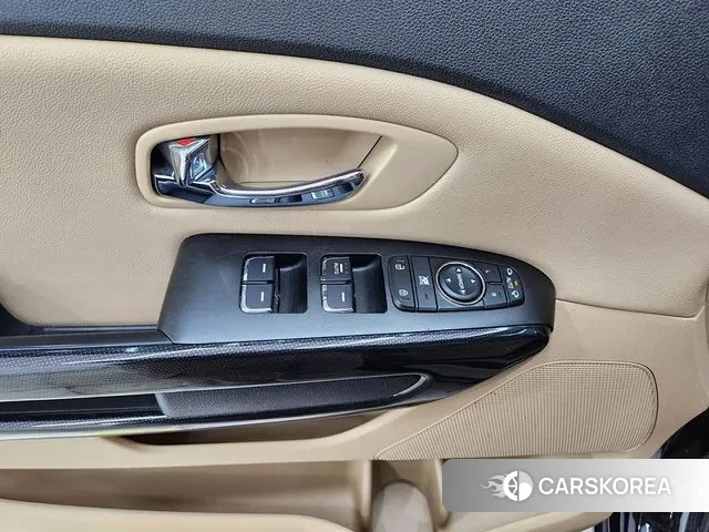 Kia All New Carnival id 3474901 из Кореи 8