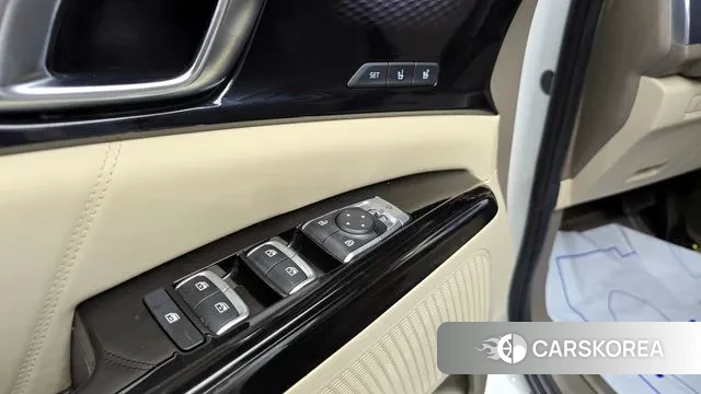 Kia Carnival 4th generation id 3023090 из Кореи 8