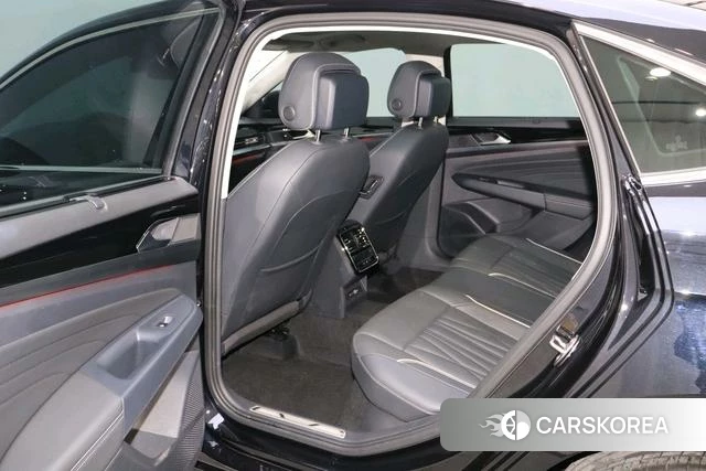 Volkswagen Passat id 4258631 из Китая 8