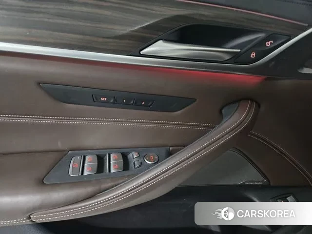 BMW 5 Series (G30) id 3504383 из Кореи 8