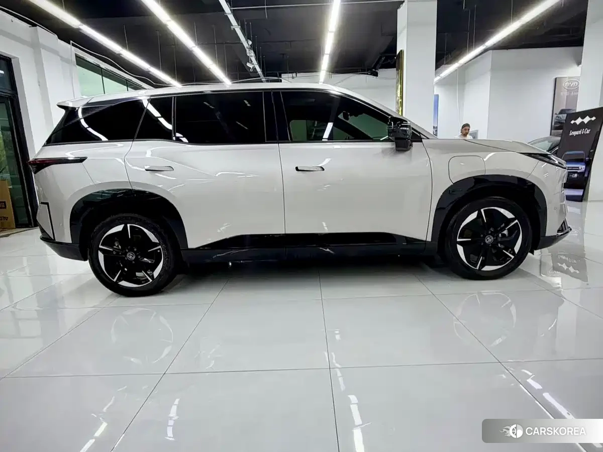 Toyota Platinum Wisdom 3X id 4577471 из Китая 8