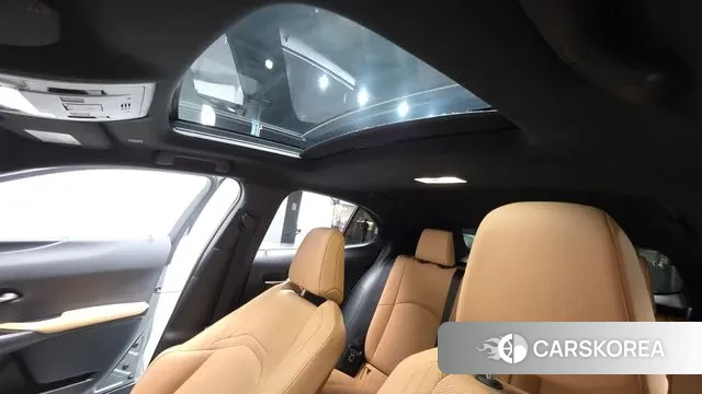 Lexus UX250h id 3256641 из Кореи 8