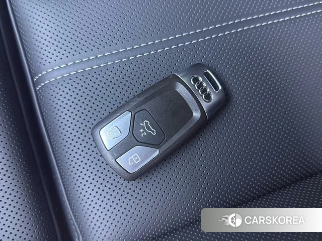 Audi A4L id 4273030 из Китая 8