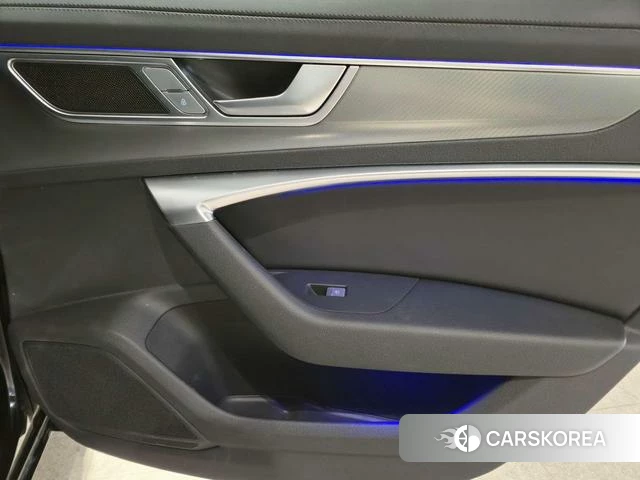 Audi A6L id 4259356 из Китая 8