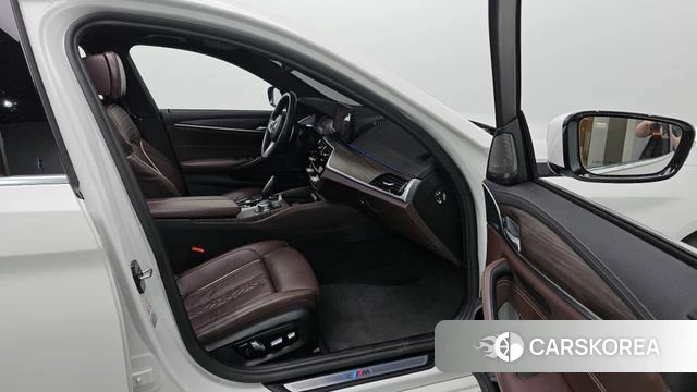 BMW 5 Series (G30) id 3954664 из Кореи 8