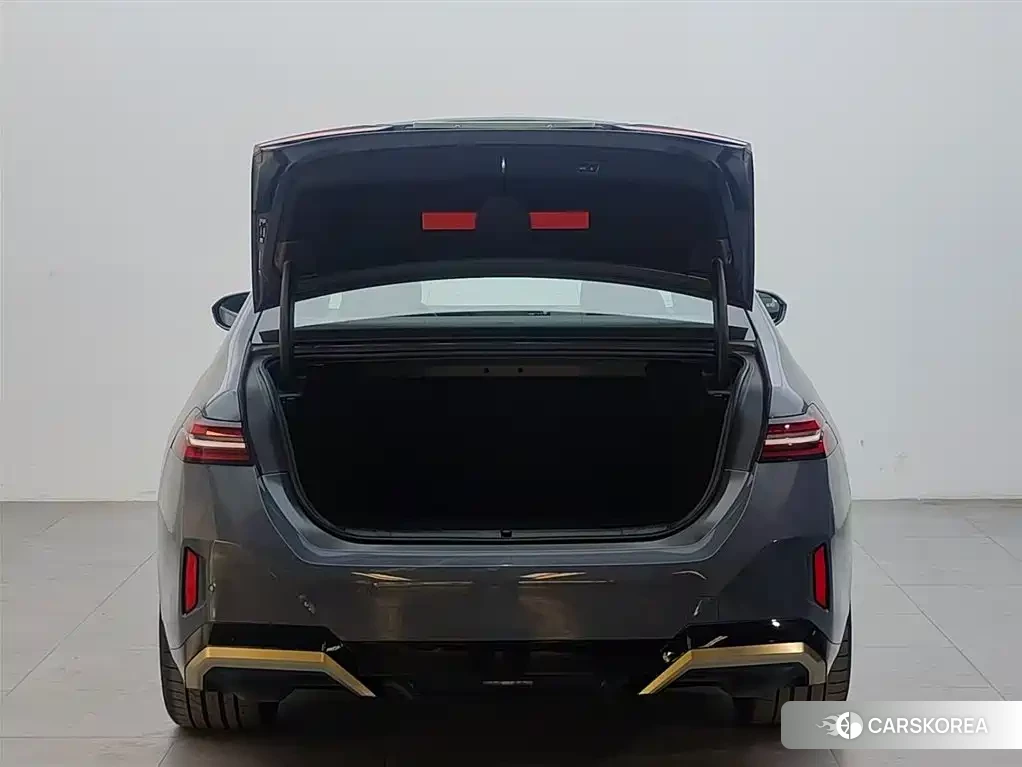 BMW i5 id 4576838 из Китая 8