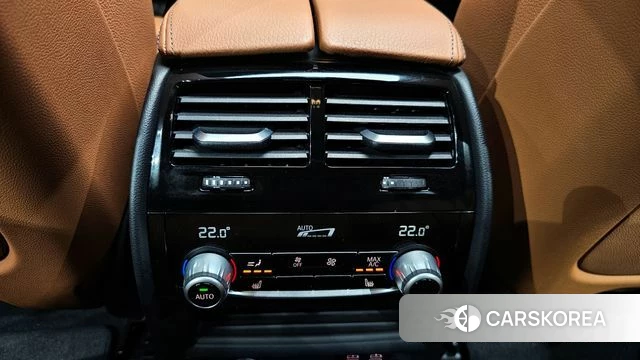 BMW 5 Series (G30) id 3843354 из Кореи 8