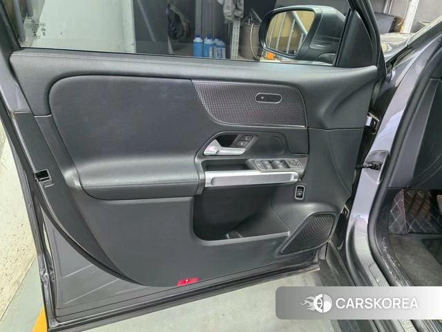 Mercedes-Benz GLB id 4272417 из Китая 8