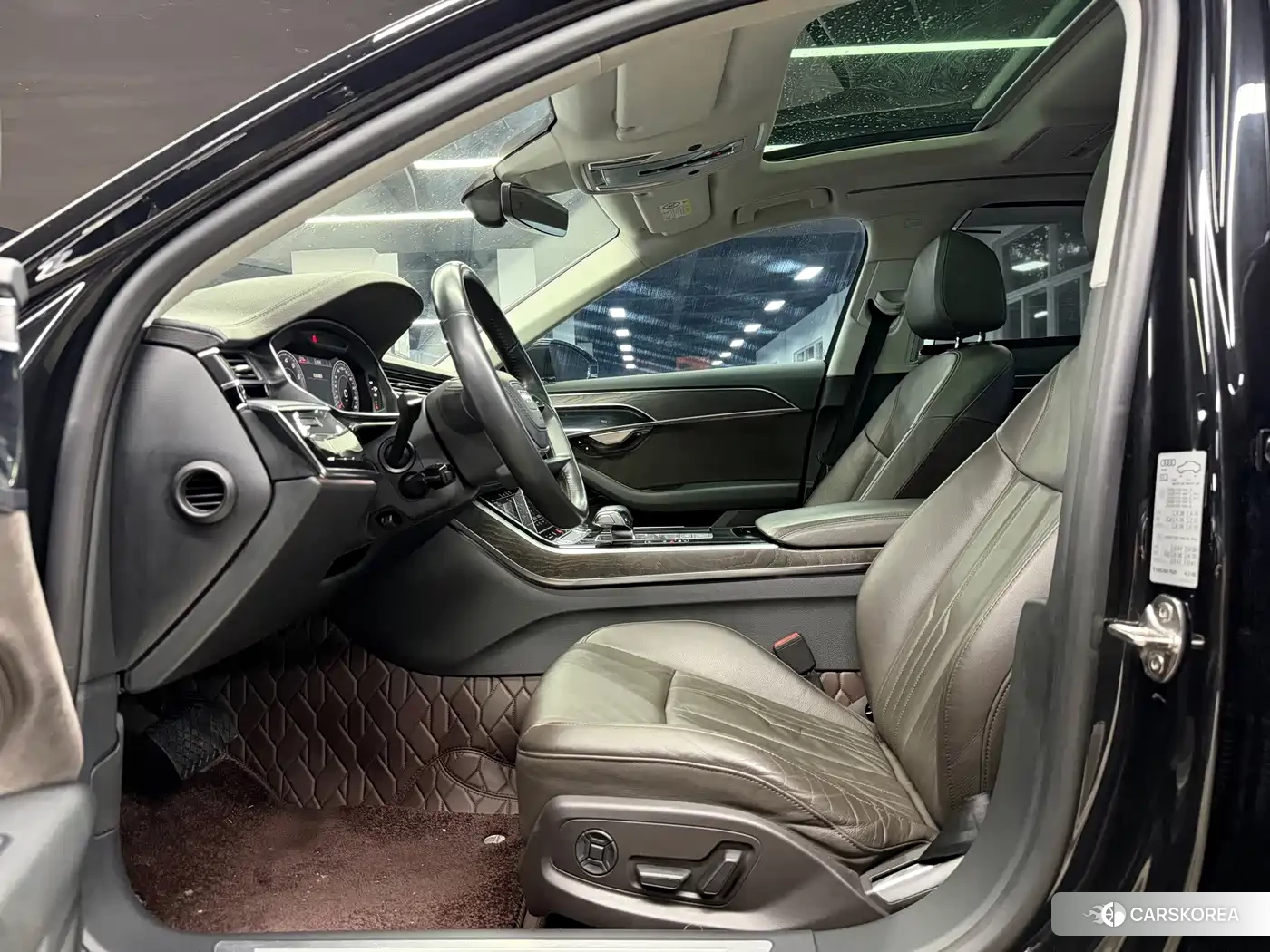 Audi A8 id 4679894 из Китая 8