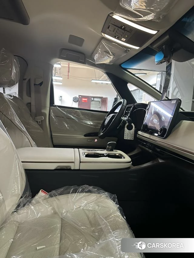Lexus LM id 4259910 из Китая 8