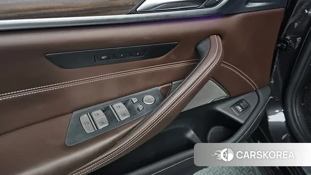 BMW 5 Series (G30) id 3703041 из Кореи 8