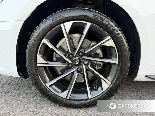 Audi A4L id 3983336 из Китая 8