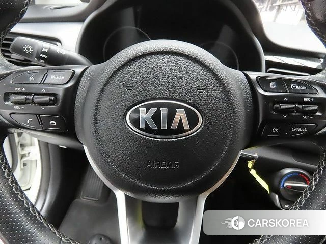Kia Stonic id 4895275 из Кореи 8