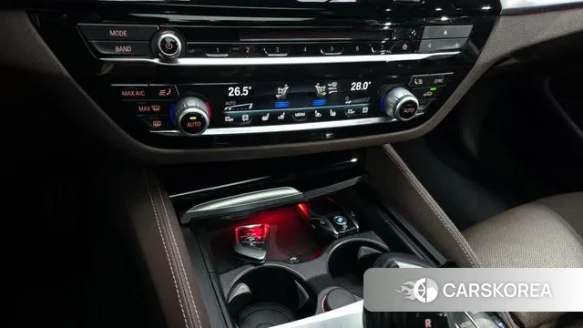 BMW 5 Series (G30) id 3612403 из Кореи 8