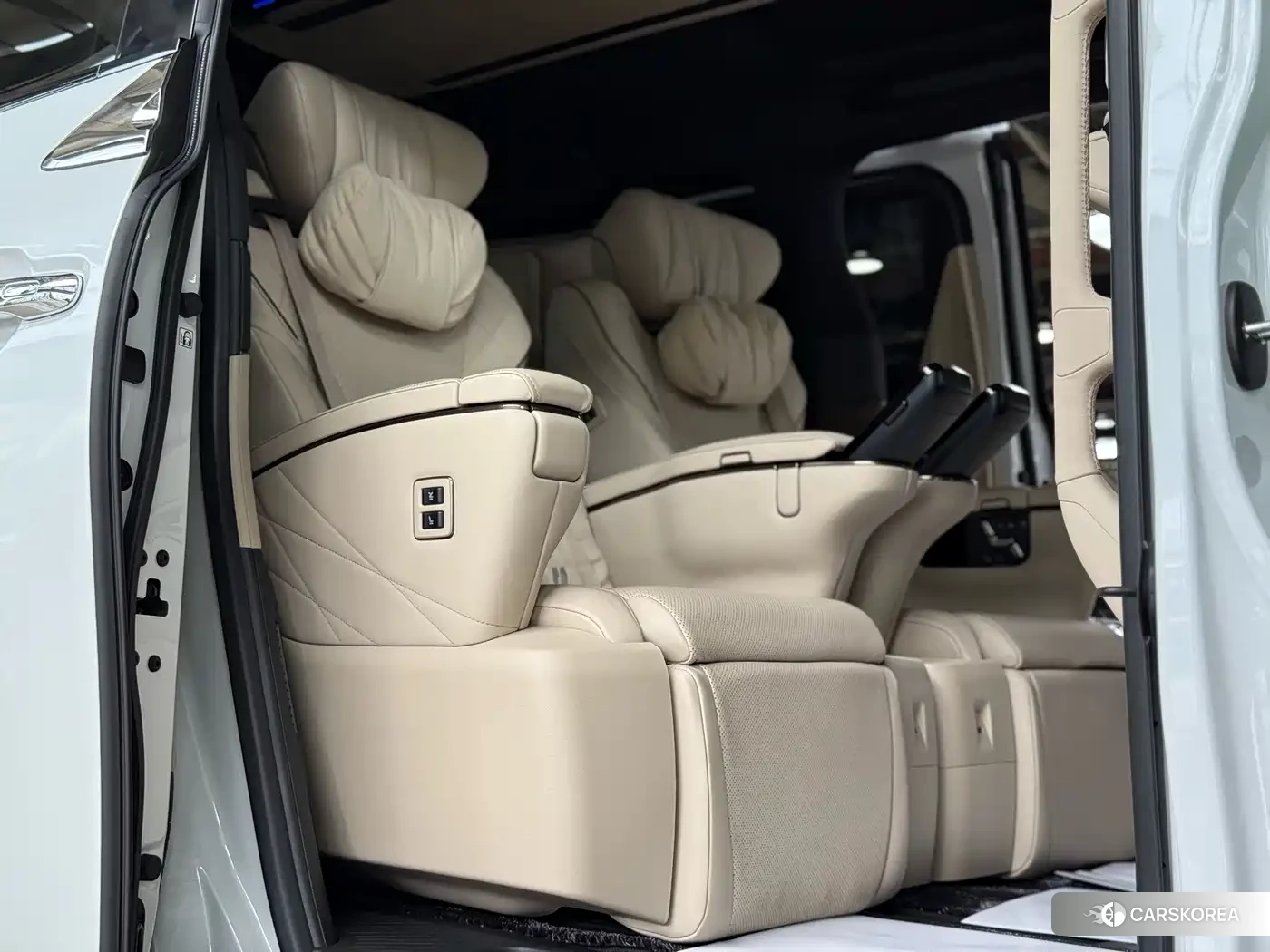 Toyota Alphard id 4547225 из Китая 8