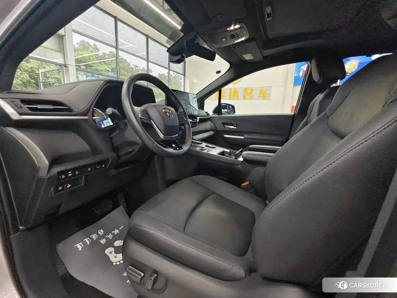 Toyota Sienna id 4601842 из Китая 8