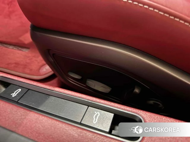 Porsche 911(992) id 4335404 из Кореи 8