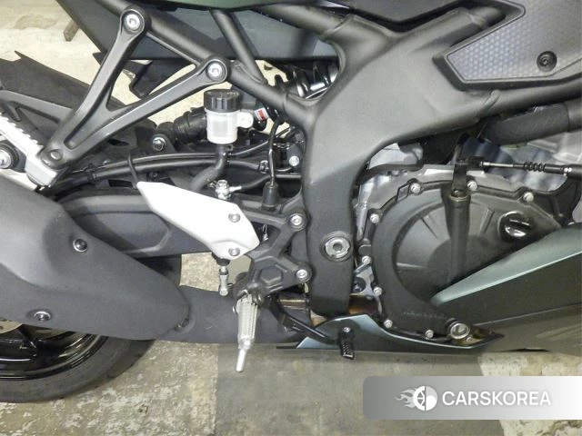 Проданный Kawasaki ZX-4R SE id 4006130 из Японии, фото 8