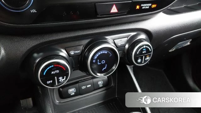 Hyundai Venue id 4898682 из Кореи 8