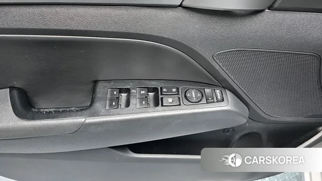 Hyundai Avante AD id 3233803 из Кореи 8