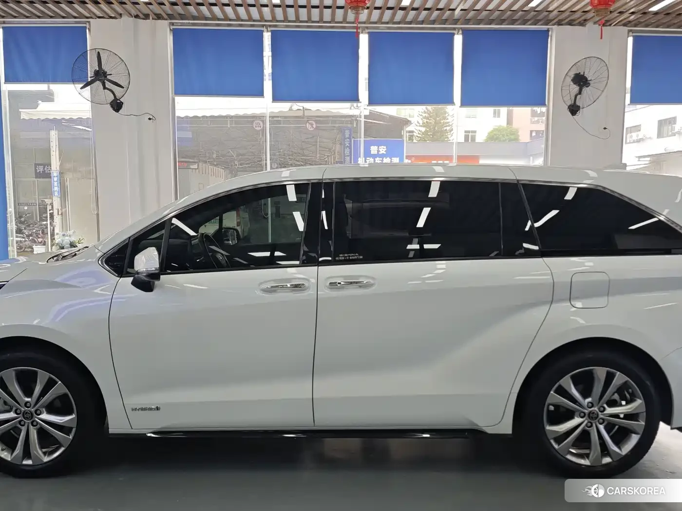 Toyota Sienna id 4599504 из Китая 8
