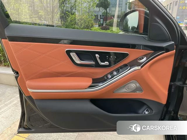 Mercedes-Benz Maybach S-class id 4392384 из Китая 8