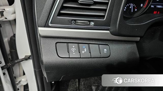 Hyundai Avante AD id 3829285 из Кореи 8