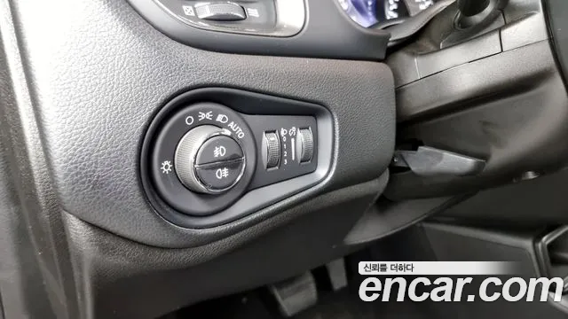 Jeep Renegade id 2751000 из Кореи 8