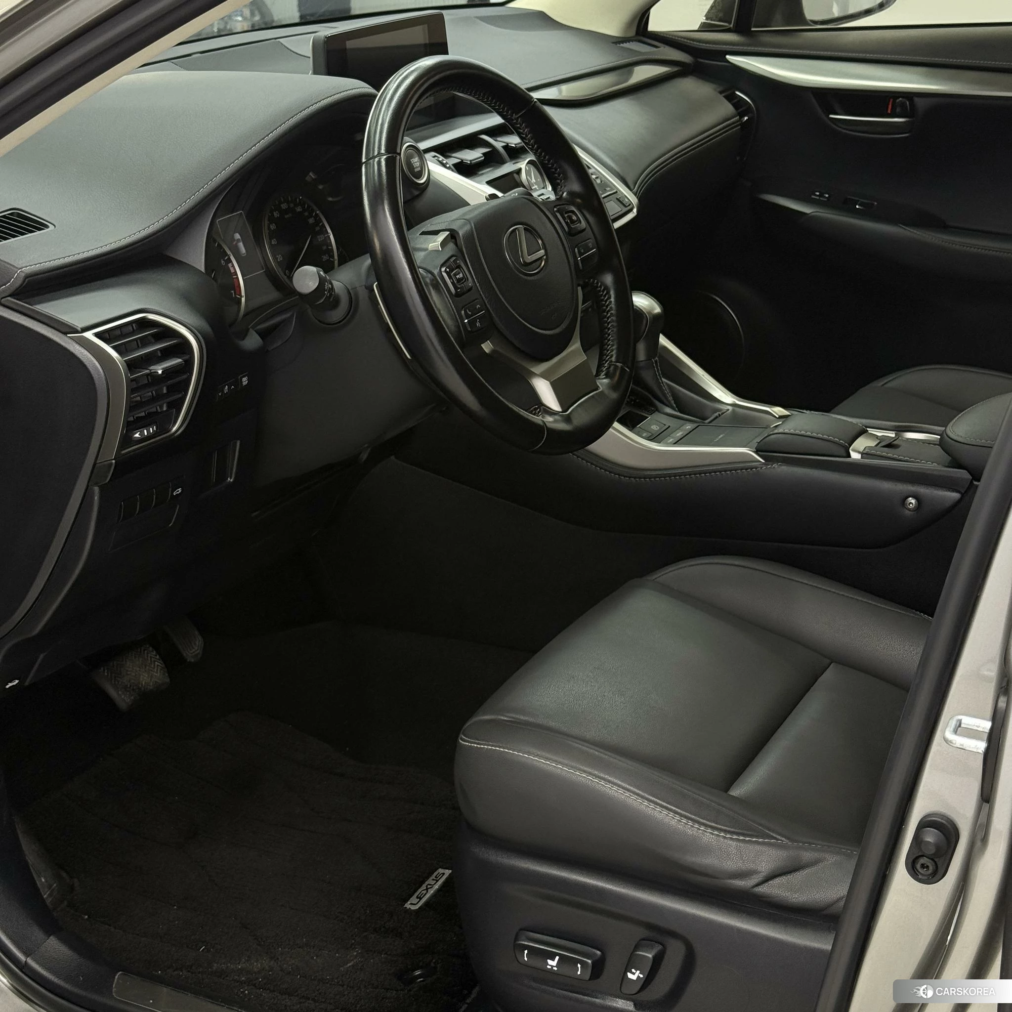 Lexus NX id 4406092 из Китая 8