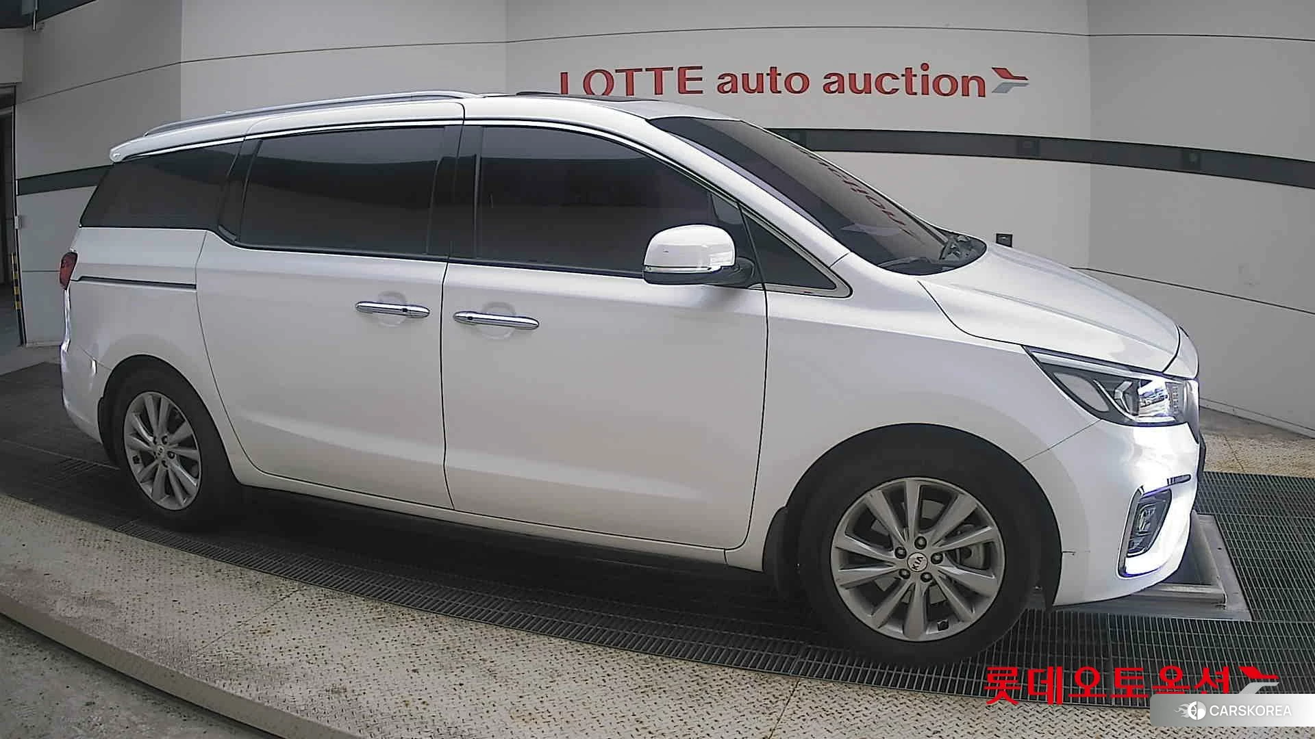 Kia Carnival id 4664349 из Кореи 8