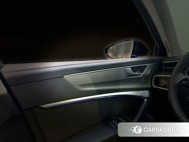 Audi A6L id 4216904 из Китая 8