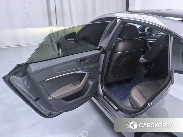 Audi A7L id 4198868 из Китая 8