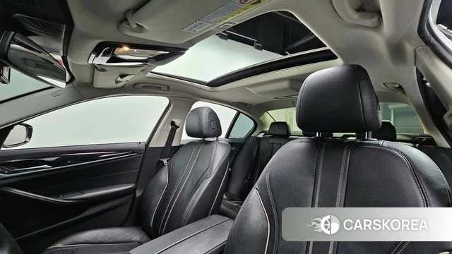 BMW 5 Series (G30) id 3808212 из Кореи 8