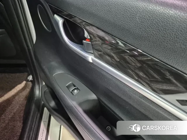 Hyundai Grandeur IG id 3229777 из Кореи 8