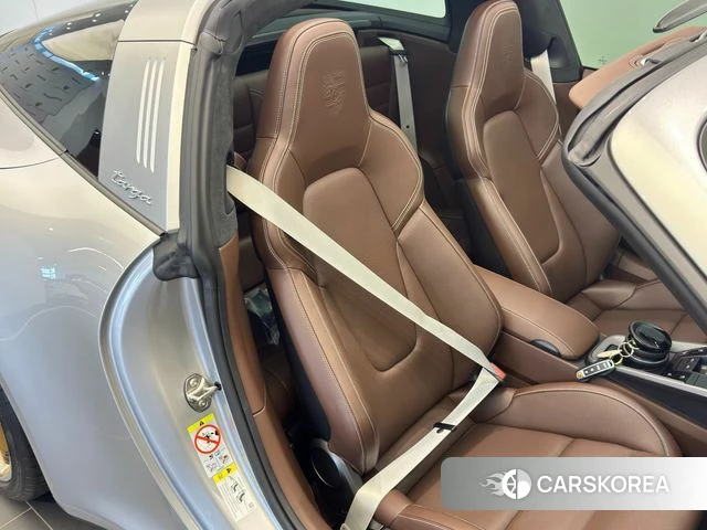 Porsche 911(992) id 4280322 из Кореи 8