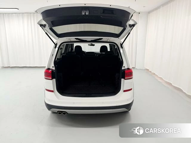 Volkswagen Touran L id 4255831 из Китая 8