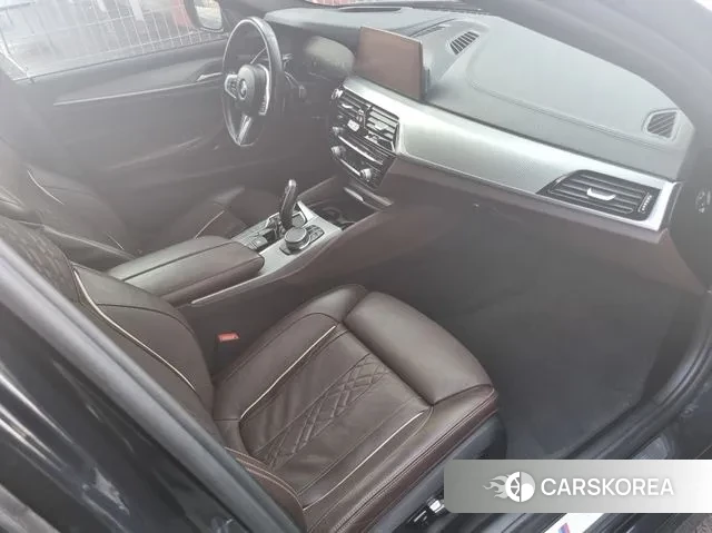 BMW 5 Series (G30) id 2970961 из Кореи 8