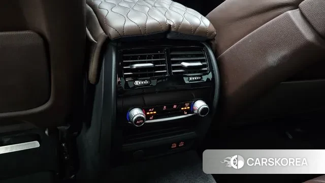 BMW 5 Series (G30) id 3043544 из Кореи 8