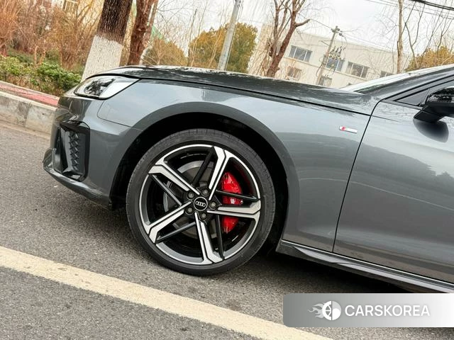 Audi A4L id 4260437 из Китая 8